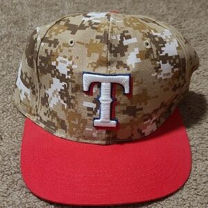 NWOT! Texas Rangers Camo and Red Baseball Cap with T Logo